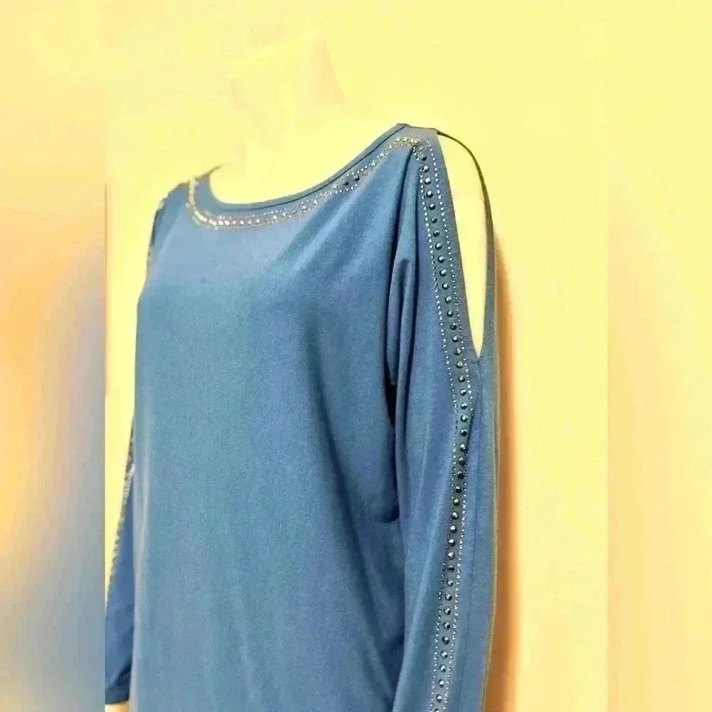 Belle women’s size S vibrant sea blue & silver top, sparkly neckline & sleeves - Picture 2 of 6
